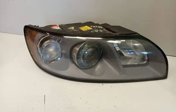 Volvo V50 Headlight/headlamp 31335240
