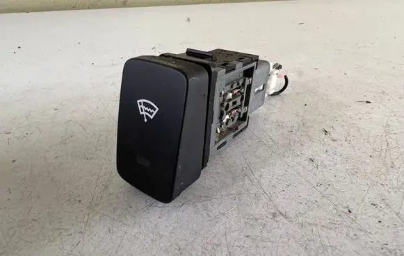 Hyundai Tucson JM Windscreen/window heater switch 937202E001