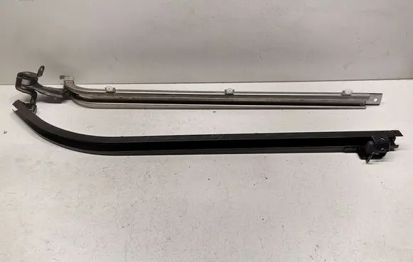 Mercedes-Benz Vito Viano W447 Sliding door upper roller guide/hinge A4477663100
