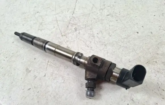 Volkswagen Golf Plus Fuel injector 03L130277B