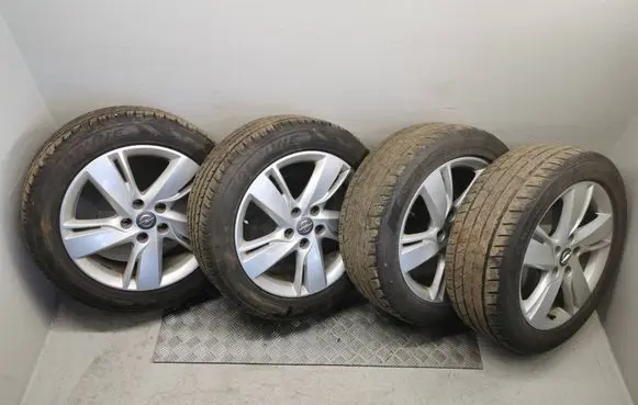Opel Astra J R17 alloy rim
