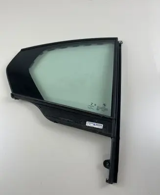 Rear vent window glass