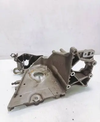 Opel Insignia A Fuel pump bracket 55566003