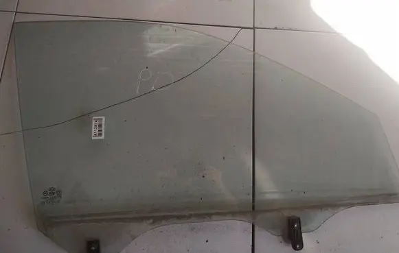 KIA Sportage Front door window glass four-door AS2