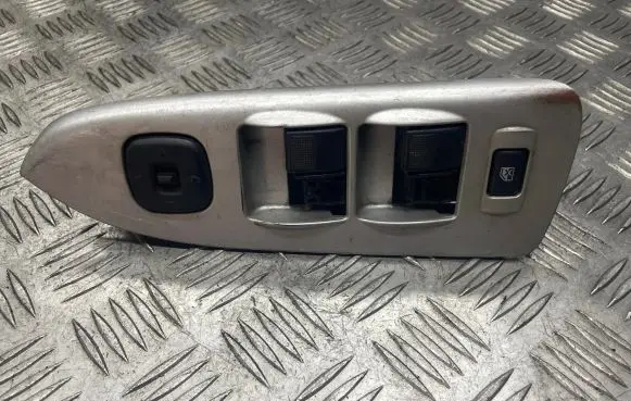 Mazda Premacy Electric window control switch CB0866350A C8HD135 1049D4
