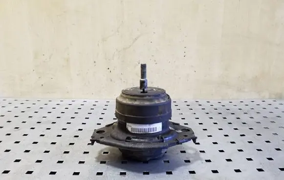 Engine mount bracket