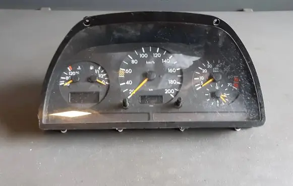 Mercedes-Benz Vito Viano W638 Speedometer (instrument cluster) 0005423901 VD012529