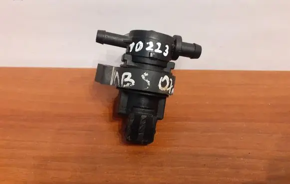 Mercedes-Benz S W221 Engine mount vacuum valve 0004703593 10223
