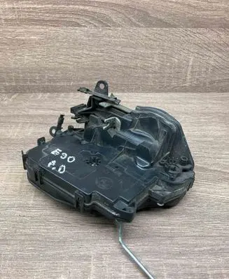 BMW X1 E84 Front door lock 7059968