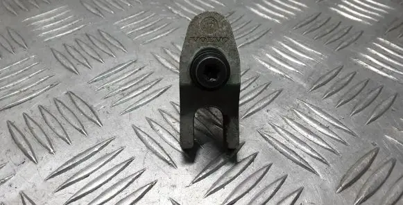 Volvo V40 Fuel Injector clamp holder