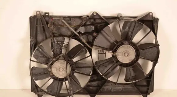 Suzuki Grand Vitara II Radiator cooling fan shroud 168009680 168009681