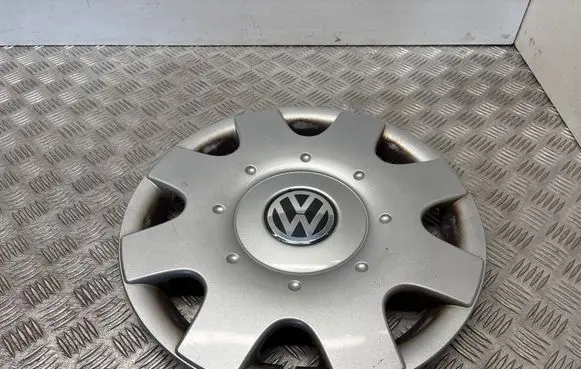 Volkswagen Golf V R15 wheel hub/cap/trim 1T0601147C