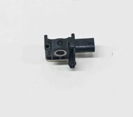 Mercedes-Benz A W176 Airbag deployment crash/impact sensor A1668210151