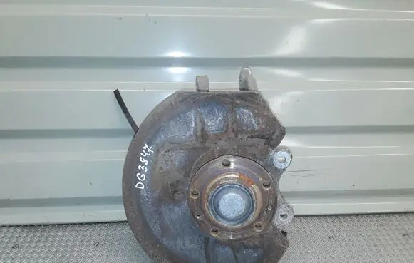 Rear wheel hub spindle/knuckle