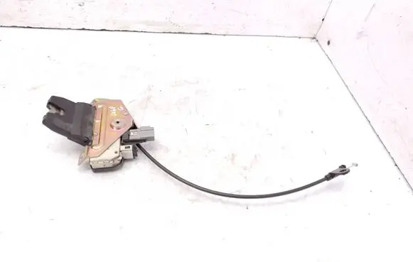 Volvo S60 Tailgate/trunk/boot lock/catch/latch 8679694