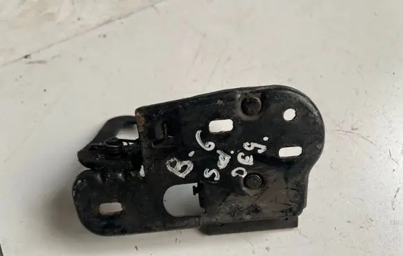 Volkswagen PASSAT B6 Engine bonnet/hood lock/latch loop/hook 3C0823480 3C0823480A