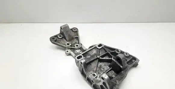 Volvo V60 Generator/alternator bracket 31316673