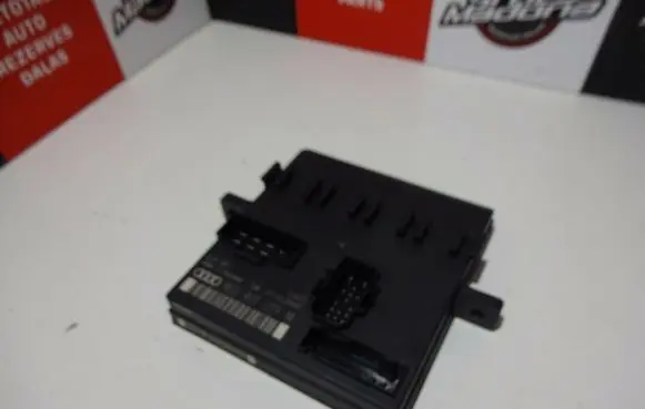Audi A4 S4 B7 8E 8H Comfort/convenience module 8E0907279M