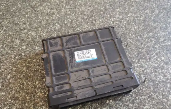 Mitsubishi Space Star Other control units/modules MD354341