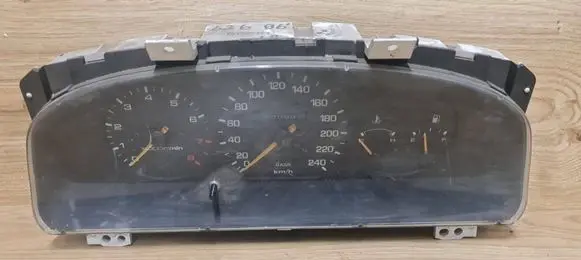 Mazda 626 Speedometer (instrument cluster) GC5KC
