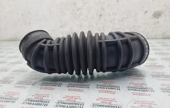 Seat Exeo (3R) Turbo air intake inlet pipe/hose 8E0133356D