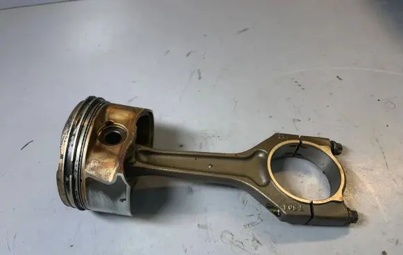 BMW 1 F20 F21 Piston with connecting rod 11247812641 11257812567