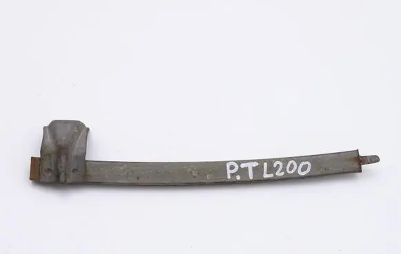 Mitsubishi L200 Door glass rail 