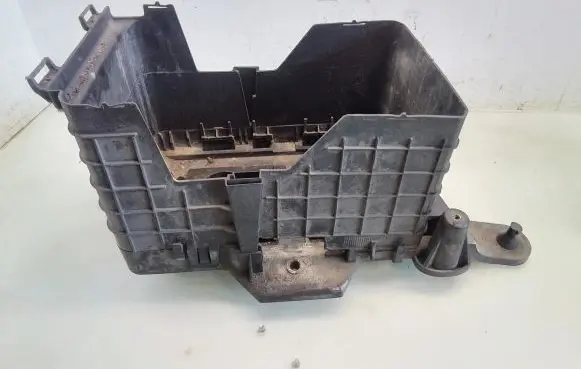 Battery box tray