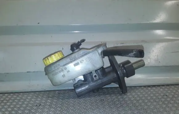 Master brake cylinder