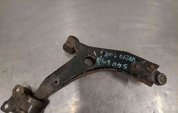 Volvo S40 Front lower control arm/wishbone 19514