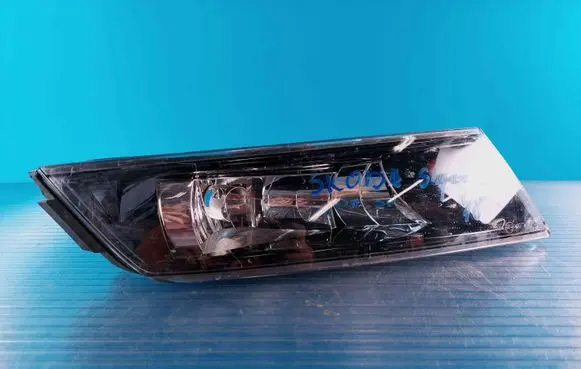 Skoda Superb B8 (3V) Front fog light 3V0941699
