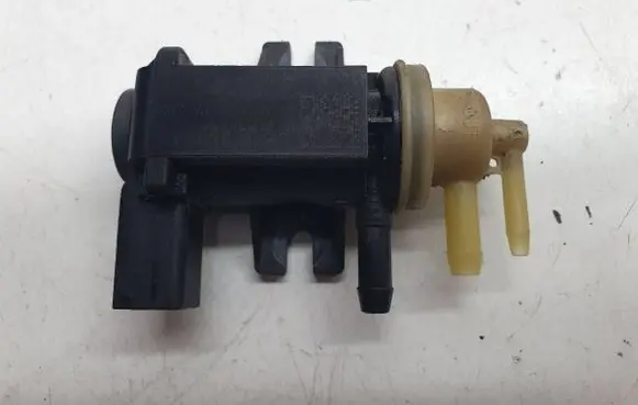 Volkswagen Golf VII Valve vacuum 1K0906627B