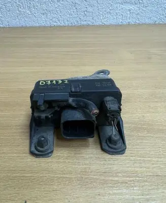 Mercedes-Benz E W211 Other relay 0255452832 D7132