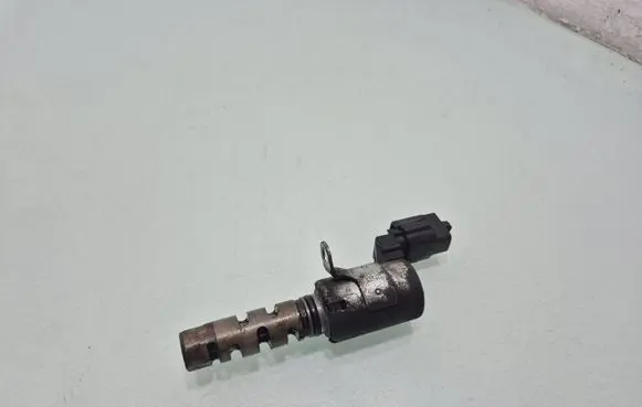 Toyota Prius (XW20) Camshaft vanos timing valve 210110340