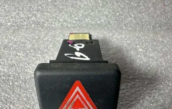 Audi A4 S4 B6 8E 8H Hazard light switch 8E0941509