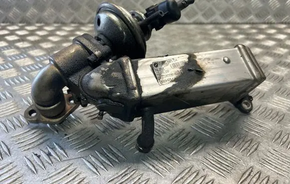 BMW 1 E81 E87 EGR valve cooler 7800653