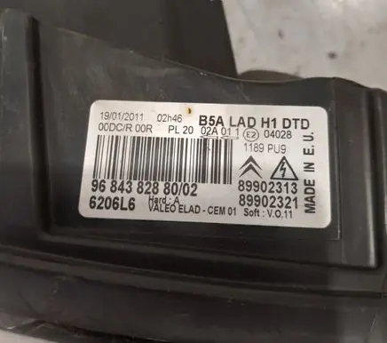 Citroen C4 II Headlight/headlamp 9684382880