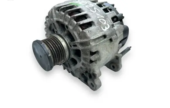 Volkswagen PASSAT B8 Generator/alternator 9090811 A020000592 080502