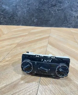 Mercedes-Benz B W245 Climate control unit A1698301585 69780008