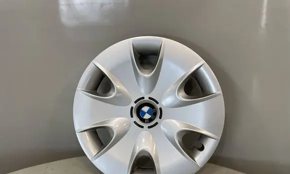 BMW 1 E81 E87 R16 wheel hub/cap/trim 36136762654