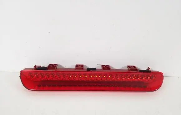 KIA Sportage Third/center stoplight