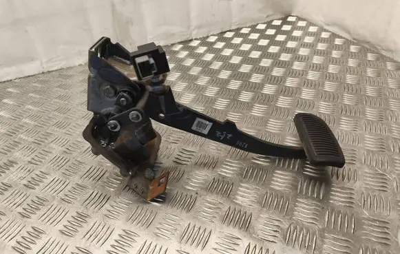 Hyundai Tucson JM Brake pedal 
