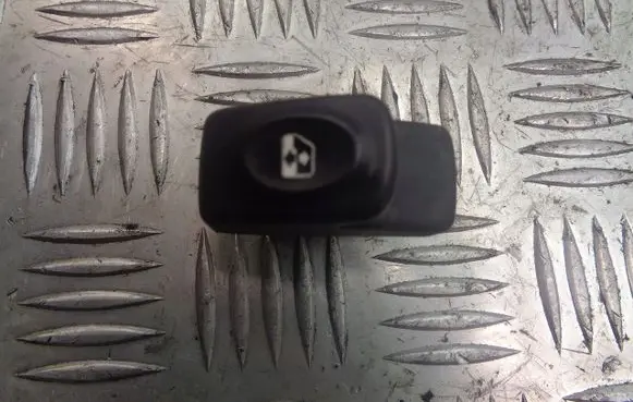 Renault Thalia I Quarter vent window switch 