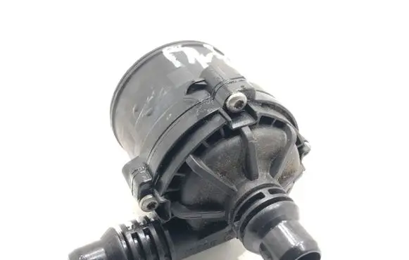 BMW 5 G30 G31 G38 Oil filter mounting bracket 6834923