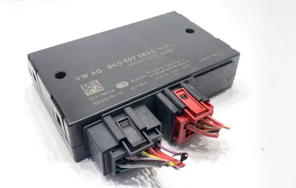 Audi A4 S4 B8 8K Tow bar trailer control unit/module 8K0907383E