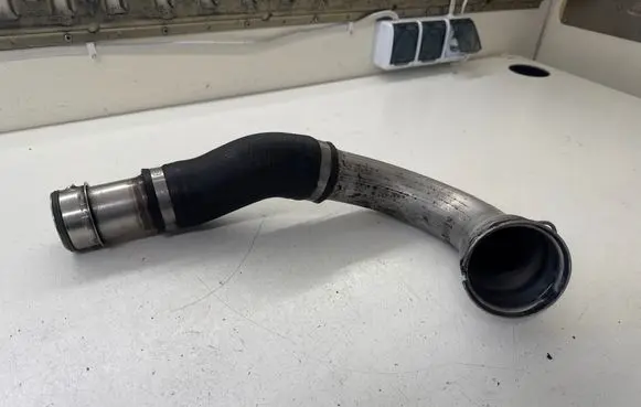 Volkswagen Transporter - Caravelle T5 Intercooler hose/pipe 7H0145762E