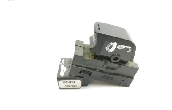 Suzuki Grand Vitara II Electric window control switch 62J000536T