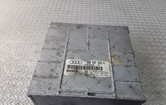 Audi A4 S4 B5 8D Engine control unit/module 8D0907558A 0261204504