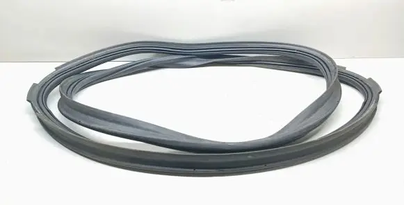BMW 2 F46 Trunk rubber seal (body) 7474443
