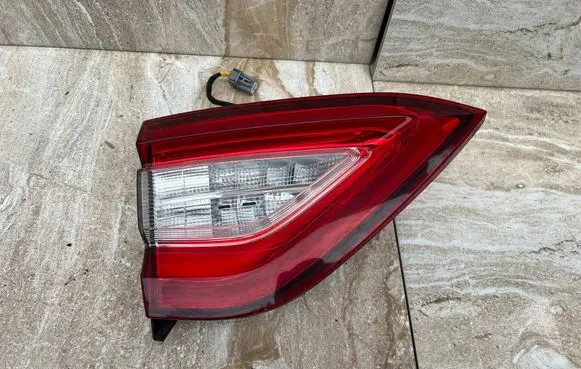 Maserati Levante Tailgate rear/tail lights 20680102
